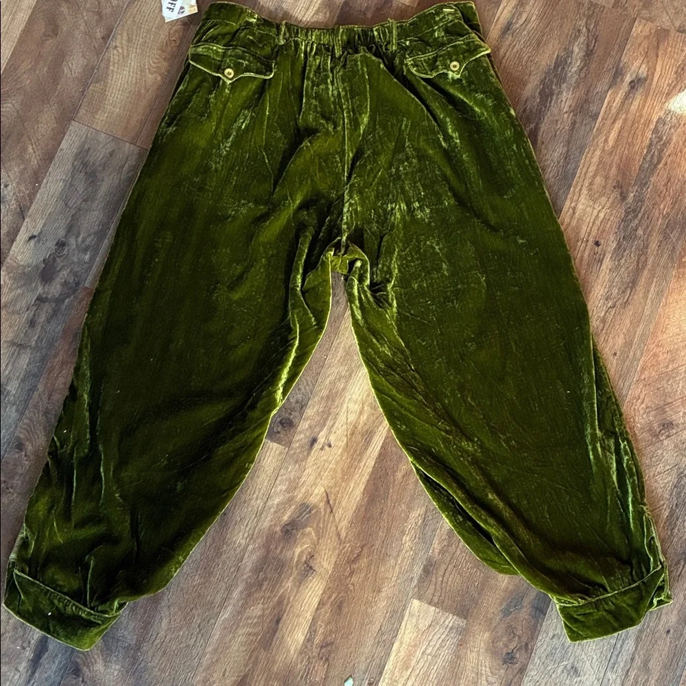 Green Velvet Women's Trousers Travelling Pants Button Cuffs Comfortable - Picture 6 of 6